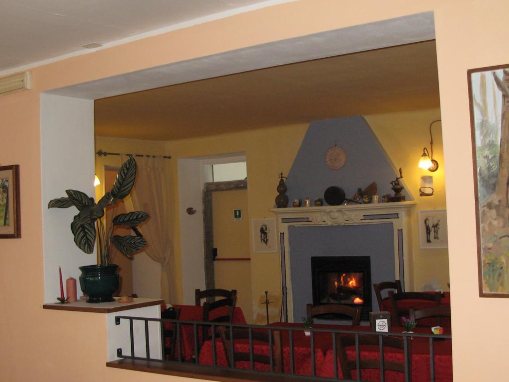 Locanda Del Pittore Arcumeggia Exterior photo