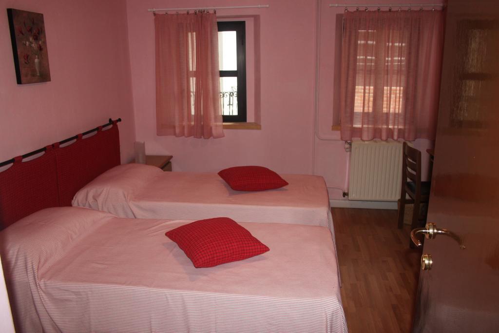 Locanda Del Pittore Arcumeggia Room photo