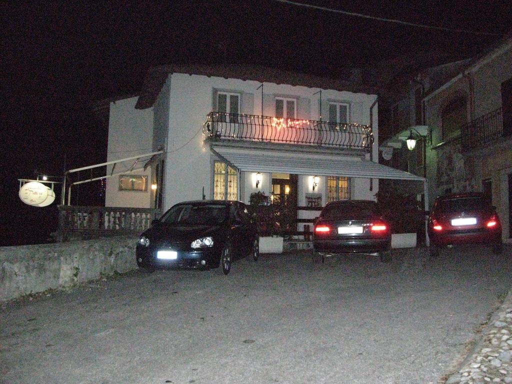 Locanda Del Pittore Arcumeggia Exterior photo