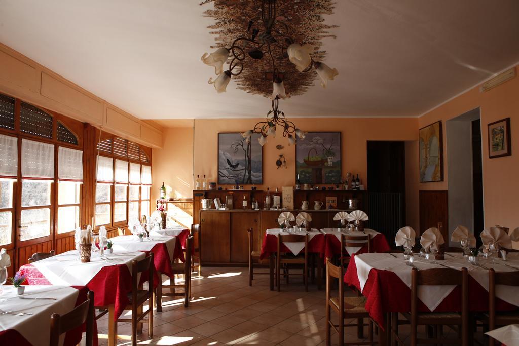 Locanda Del Pittore Arcumeggia Exterior photo