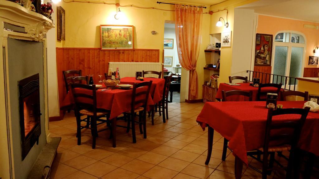 Locanda Del Pittore Arcumeggia Exterior photo