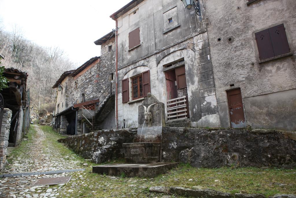 Locanda Del Pittore Arcumeggia Exterior photo